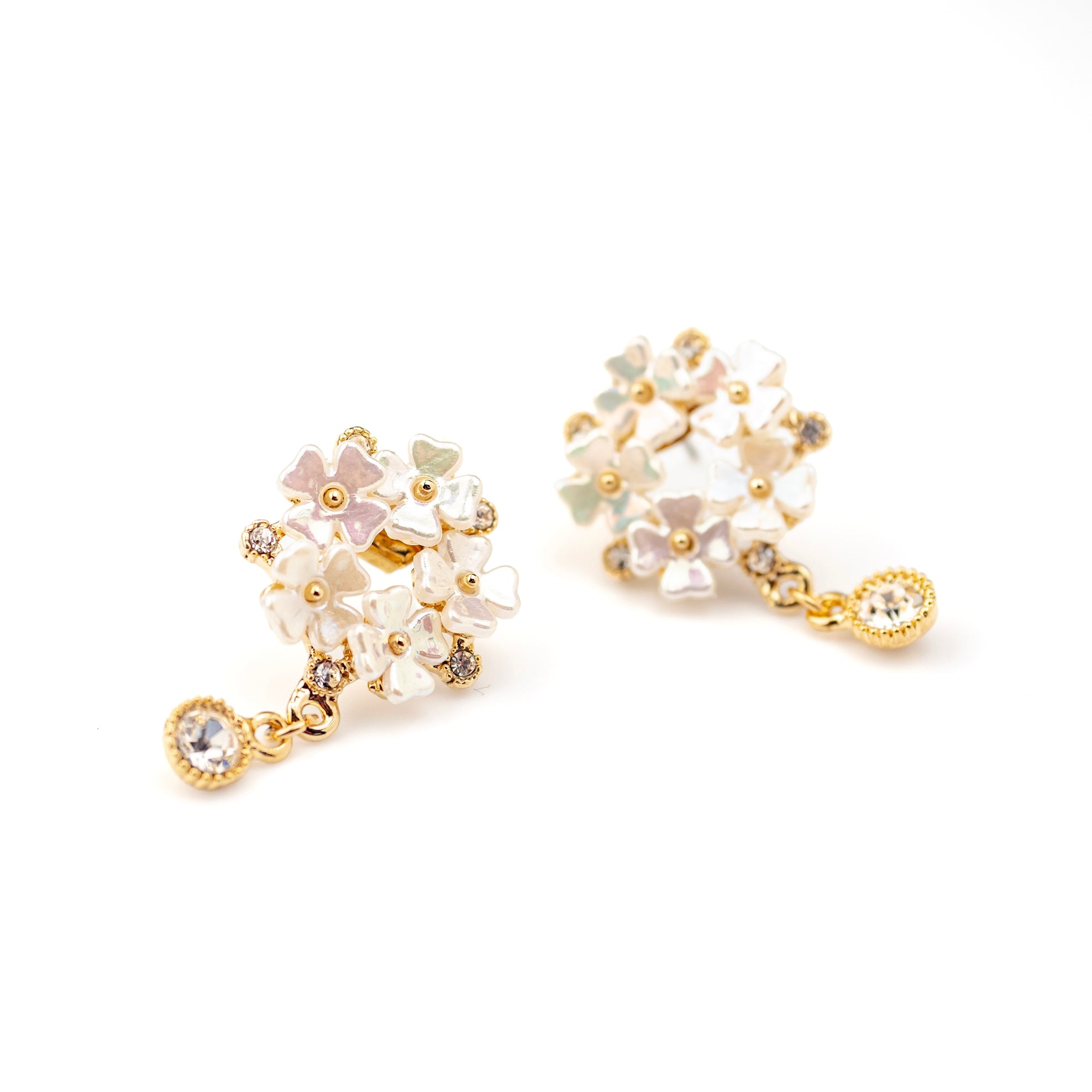 フラワーピアス C パールホワイト