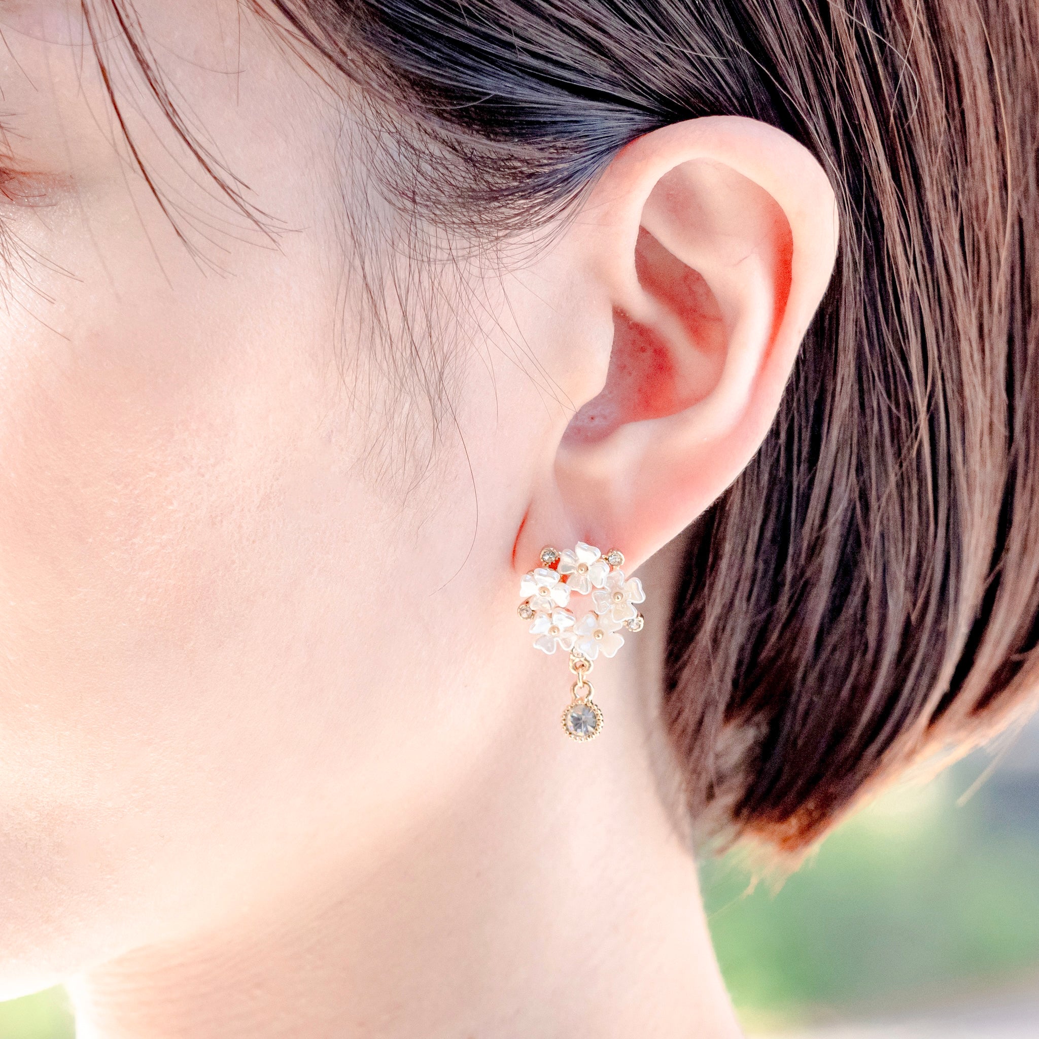 フラワーピアス C パールホワイト