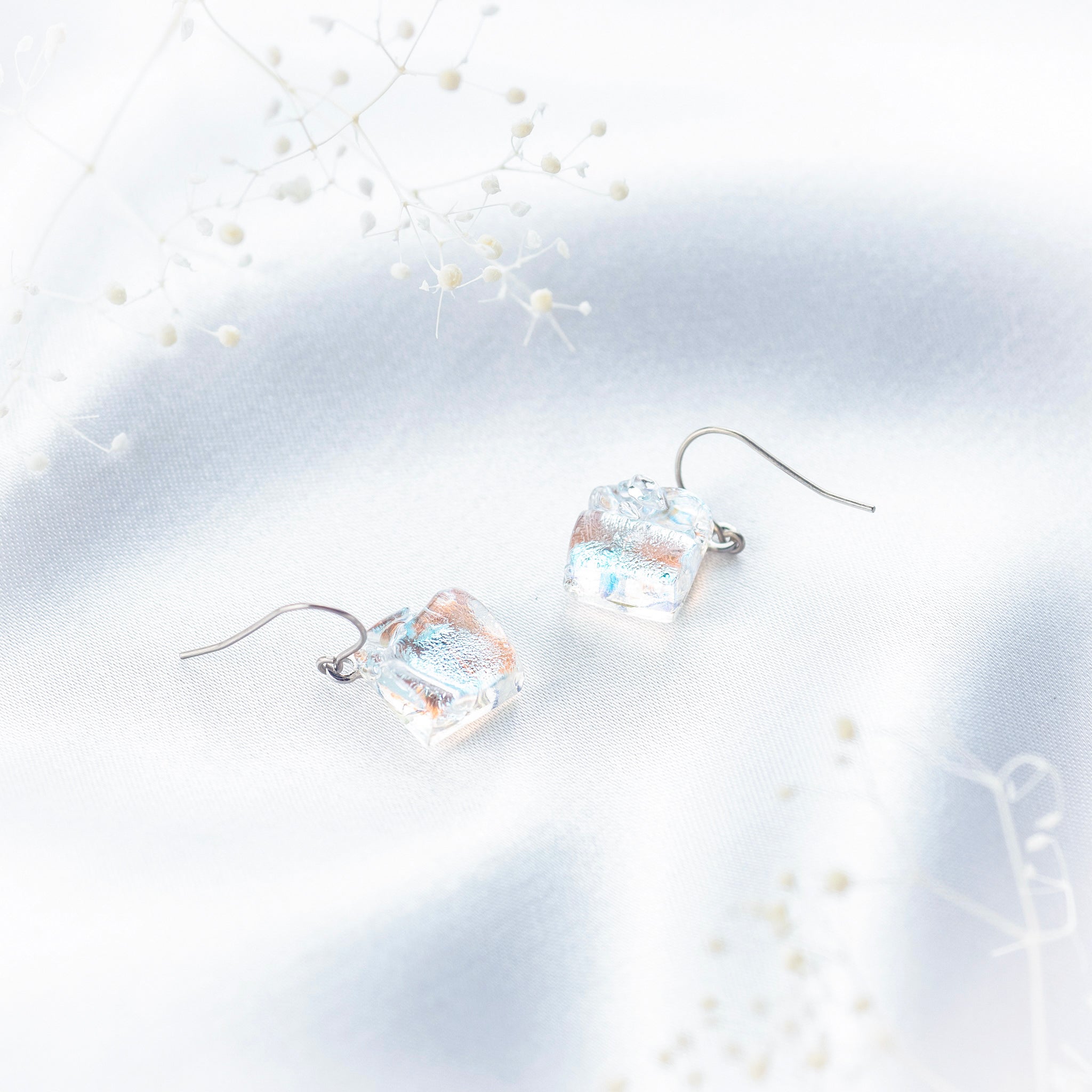 リフレクト ピアス (スイング・スタッズ) ホワイト