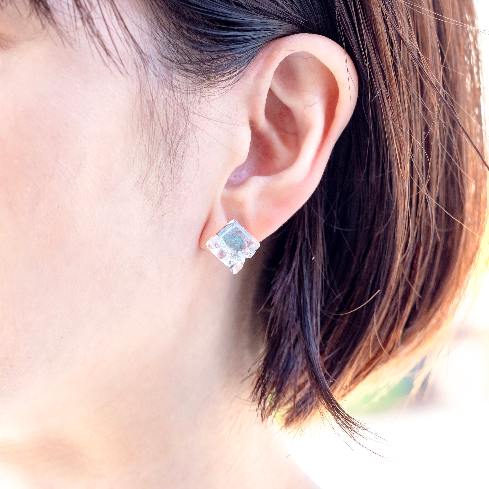 リフレクト ピアス (スイング・スタッズ) ホワイト