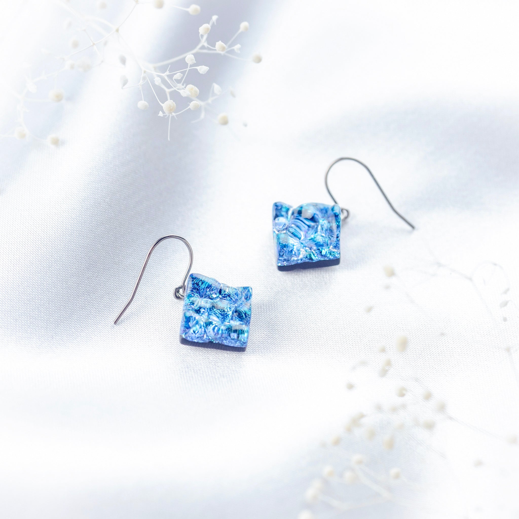 リフレクト ピアス (スイング・スタッズ) ライトブルー