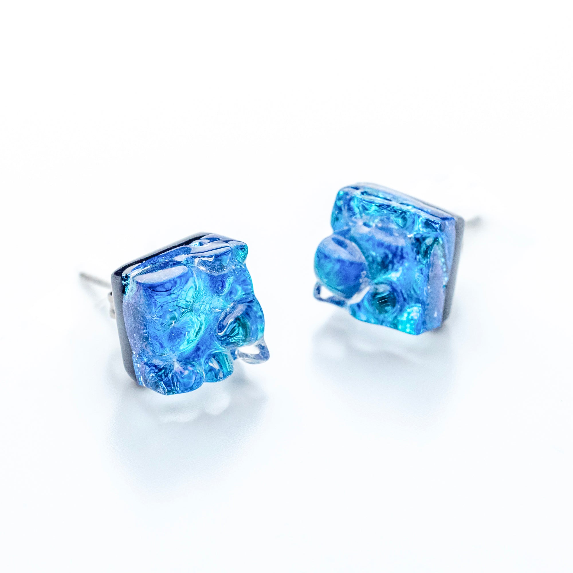 リフレクト ピアス (スイング・スタッズ) ライトブルー