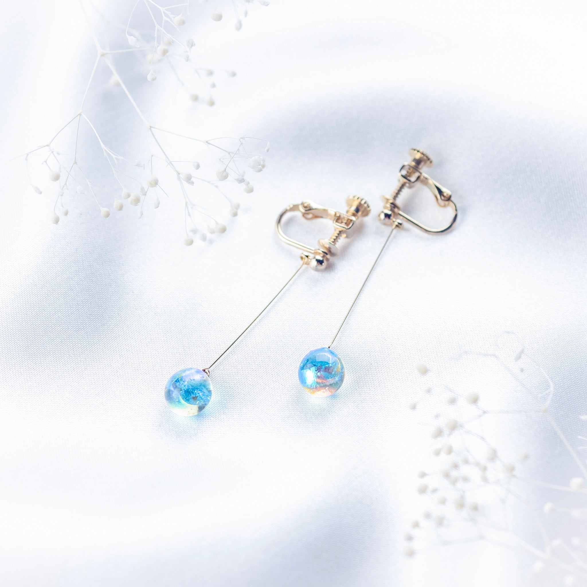 音のしずく ロングイヤリング ライトブルー