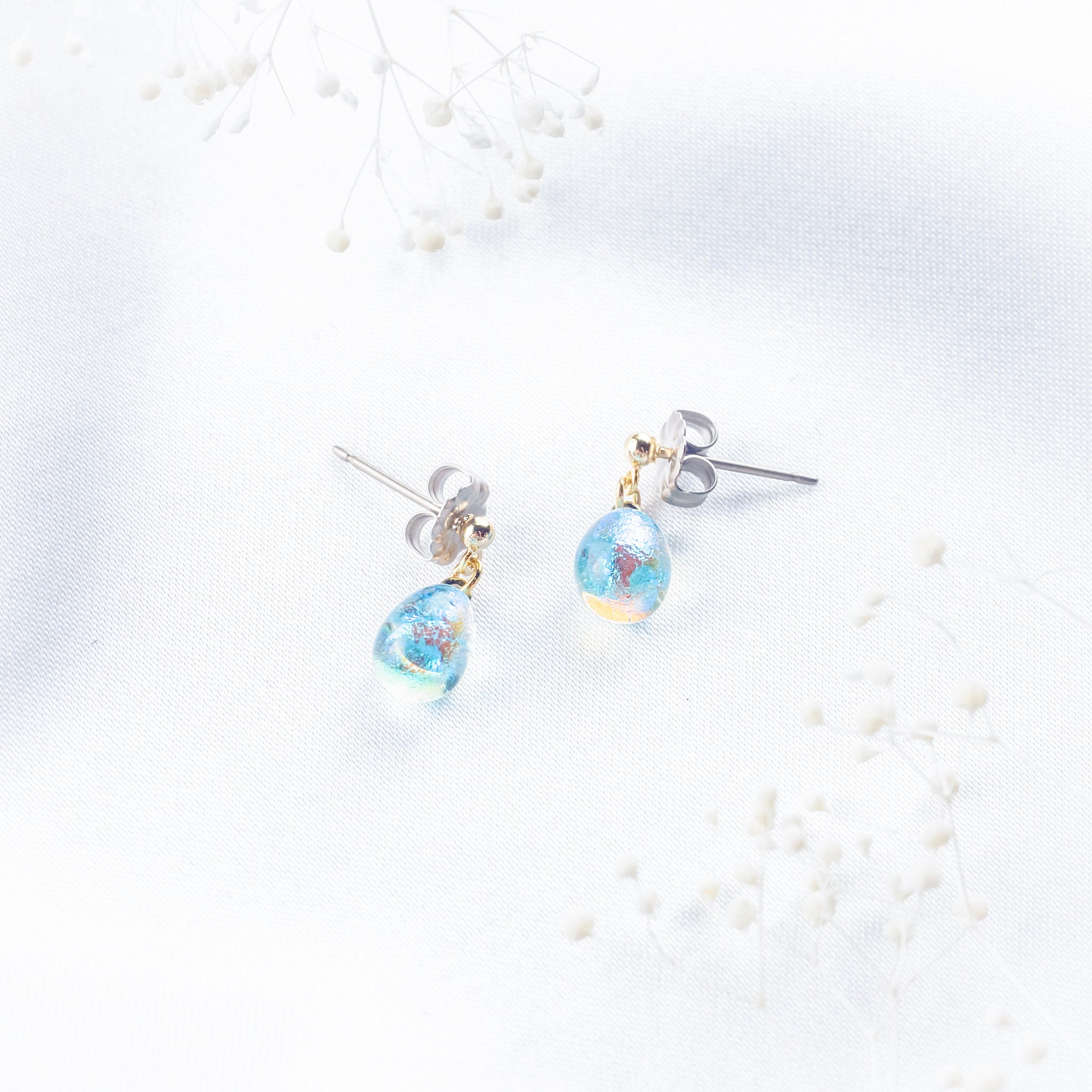 音のしずく ピアスS ライトブルー