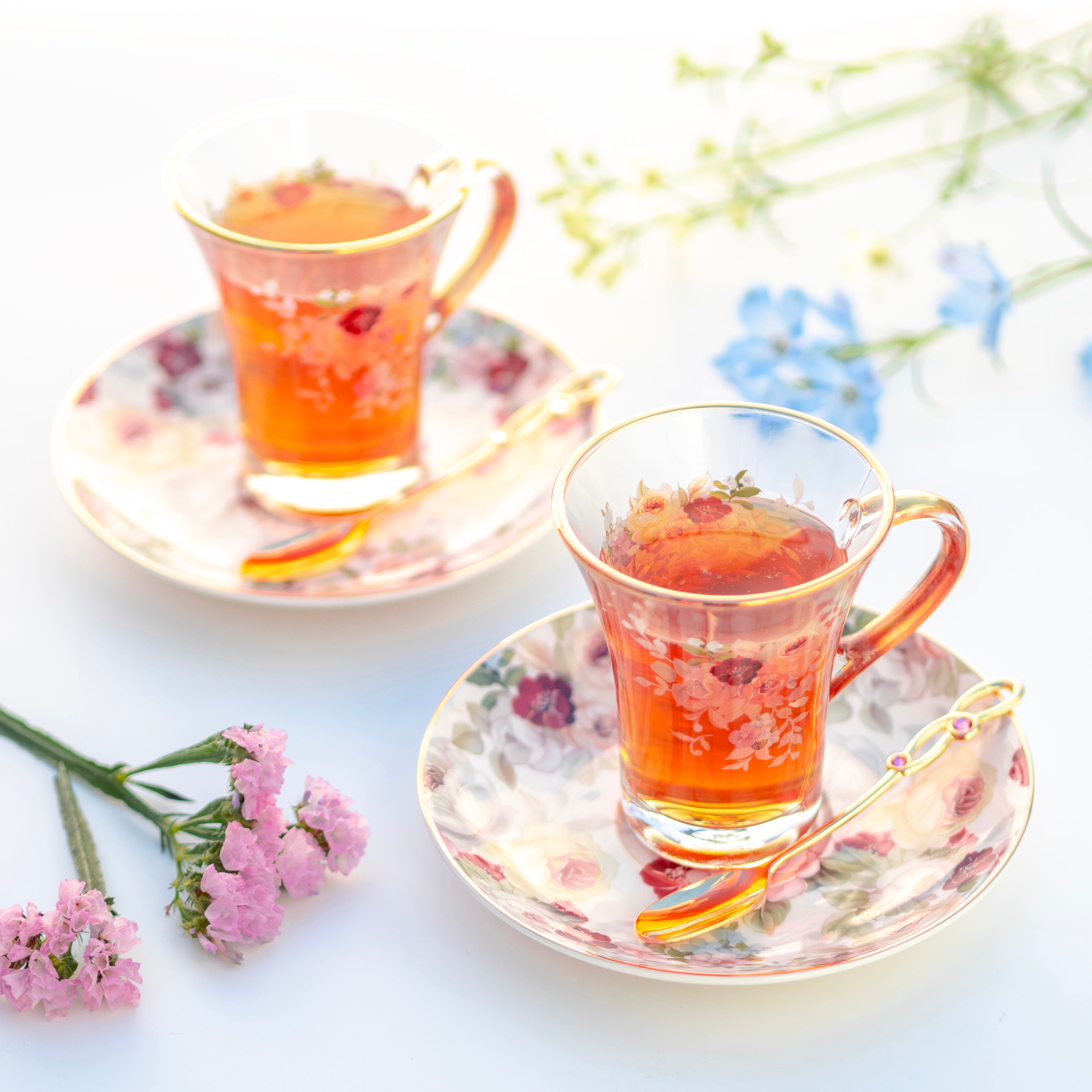 花のカップ&ソーサー 赤